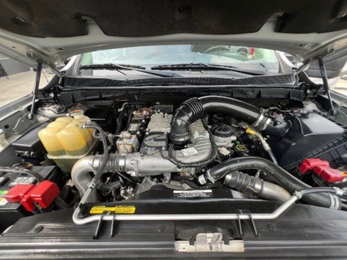 Used 2017 Nissan Titan SV image 44