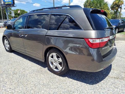 Used 2013 Honda Odyssey Touring Elite image 3