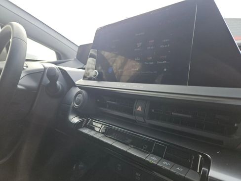 Used 2025 Toyota Prius LE image 13