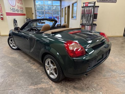 Used 2002 Toyota MR2 RWD image 28