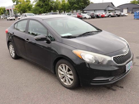 Used 2016 Kia Forte LX w/ LX Popular Plus Package FWD image 3