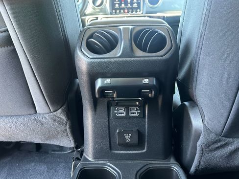 Used 2023 Jeep Gladiator Overland w/ Dual Top Group AWD/4WD image 15