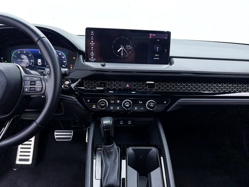 Used 2023 Honda Accord Sport image 7