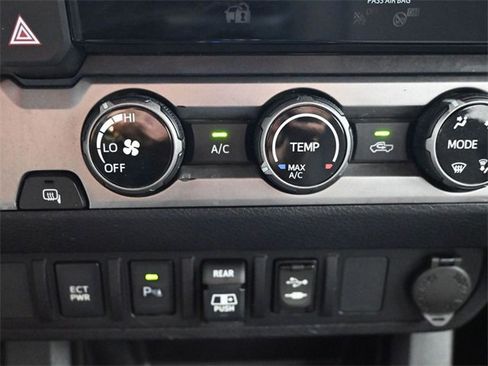 Used 2018 Toyota Tacoma SR5 image 16