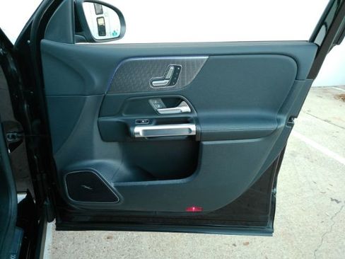 Used 2023 Mercedes-Benz EQB 300 4MATIC w/ Pinnacle Package image 18