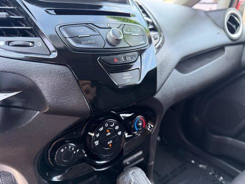 Used 2014 Ford Fiesta SE w/ Equipment Group 201A FWD image 31
