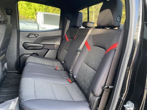 Used 2024 Chevrolet Colorado Z71 w/ Z71 Convenience Package 2 image 36