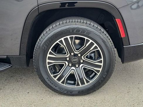 New 2026 Jeep Grand Wagoneer 2WD image 18