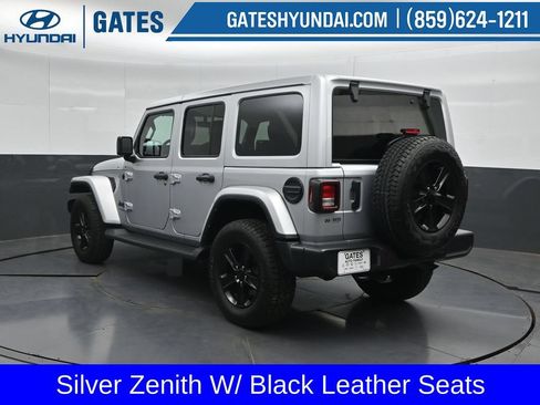Used 2022 Jeep Wrangler Unlimited Sahara AWD/4WD image 8