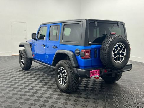 Used 2024 Jeep Wrangler Rubicon image 3