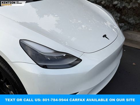 Used 2022 Tesla Model Y Long Range image 14