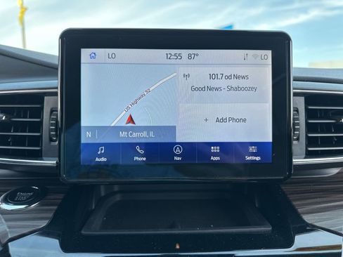 Used 2024 Ford Explorer Limited image 9