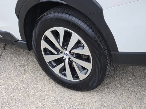 Used 2024 Subaru Outback Premium AWD/4WD image 14