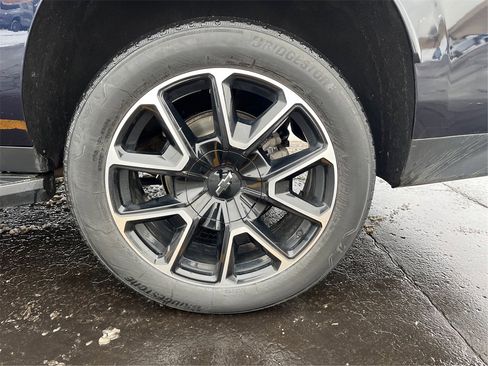 Used 2022 Chevrolet Suburban RST image 38