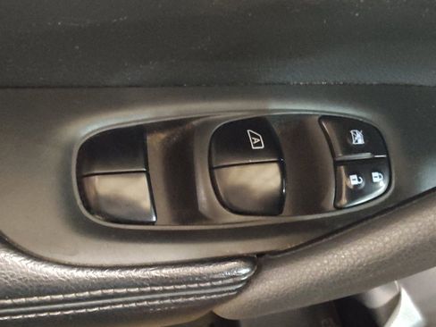 Used 2016 Nissan Rogue SL w/ SL Premium Package FWD image 27