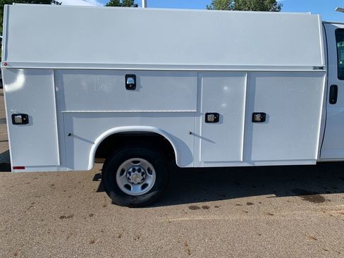 New 2025 Chevrolet Express 3500 w/ Power Convenience Package image 24