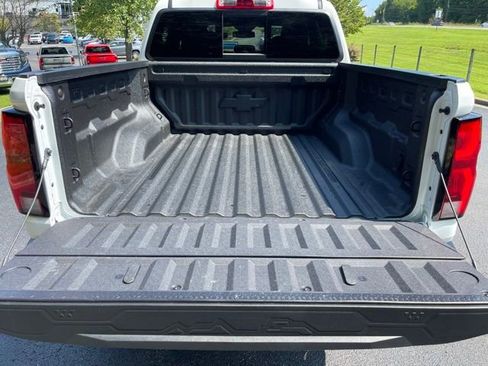 Used 2025 Chevrolet Colorado ZR2 w/ Technology Package image 24
