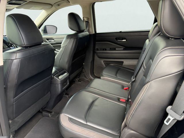 Certified 2023 Nissan Pathfinder SL FWD image 12