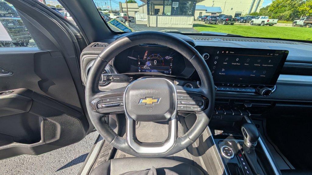 Used 2023 Chevrolet Colorado LT w/ LT Convenience Package III AWD/4WD image 8