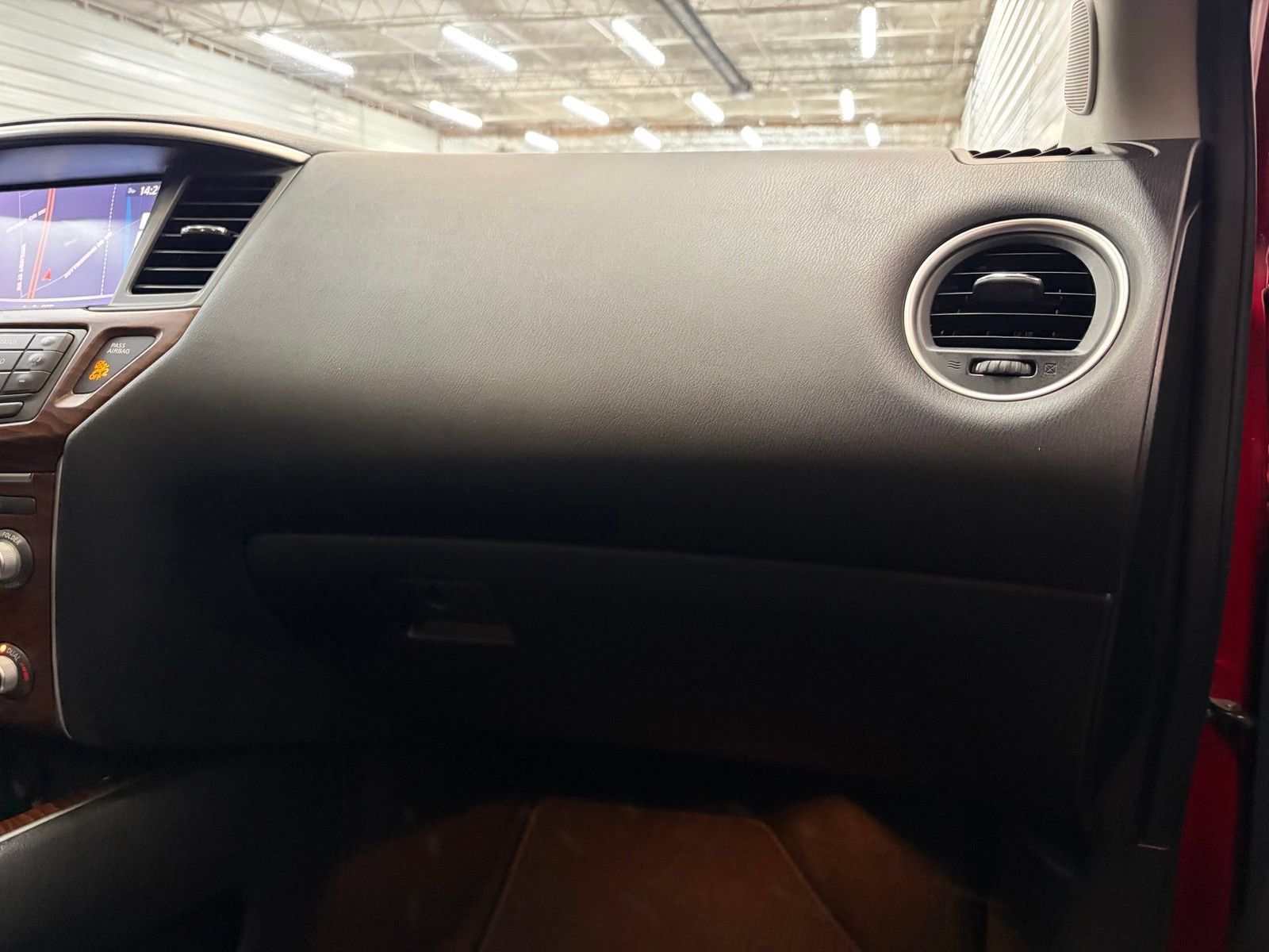Used 2017 Nissan Pathfinder Platinum w/ Cargo Package AWD/4WD image 31