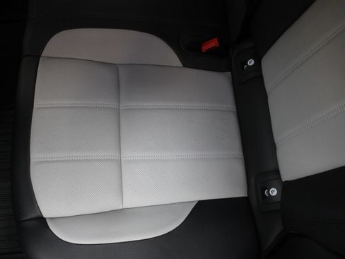 Used 2022 Land Rover Range Rover Evoque R-Dynamic S AWD/4WD image 18