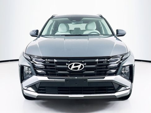 Used 2025 Hyundai Tucson SEL FWD image 2