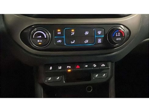 Used 2022 Chevrolet Colorado Z71 w/ Trail Boss Package AWD/4WD image 13