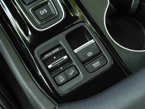 Certified 2025 Honda Pilot Touring image 29