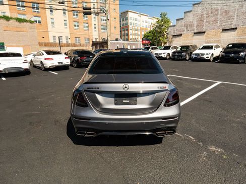 Used 2018 Mercedes-Benz E 63 AMG S image 4