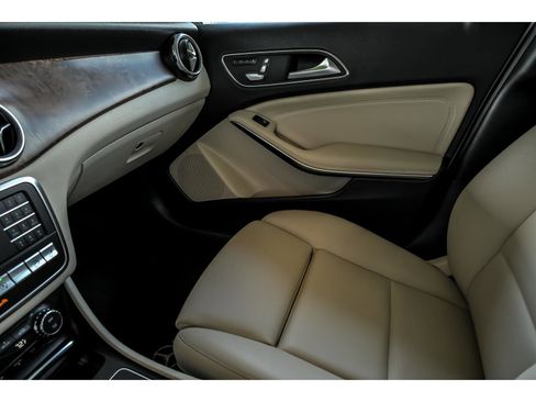 Used 2018 Mercedes-Benz GLA 250 4MATIC image 25