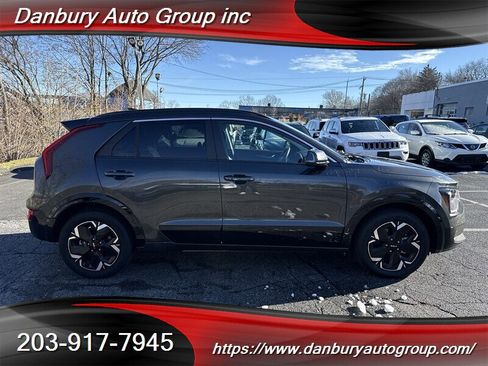 Used 2025 Kia Niro Wind w/ Wind Preserve Package FWD image 7