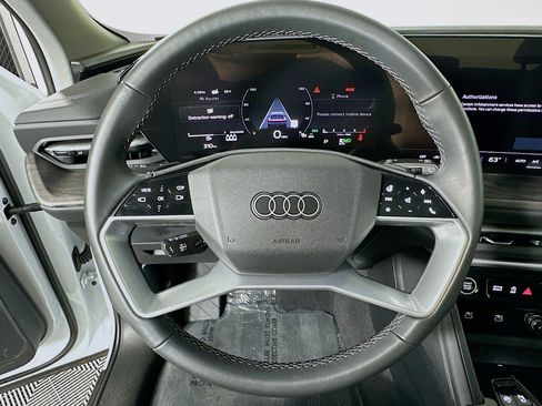 Used 2025 Audi Q5 Premium Plus w/ Premium Plus AWD/4WD image 19