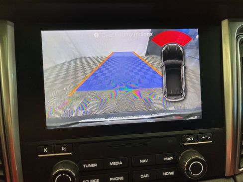 Used 2018 Porsche Macan S image 17