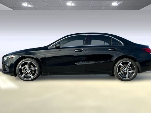 Used 2019 Mercedes-Benz A 220 image 2