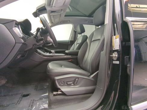 Used 2023 Audi Q7 3.0T Premium Plus w/ Premium Plus Package AWD/4WD image 13