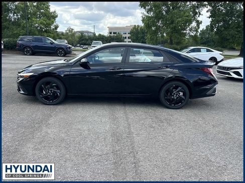 New 2026 Hyundai Elantra SEL Sport FWD image 4