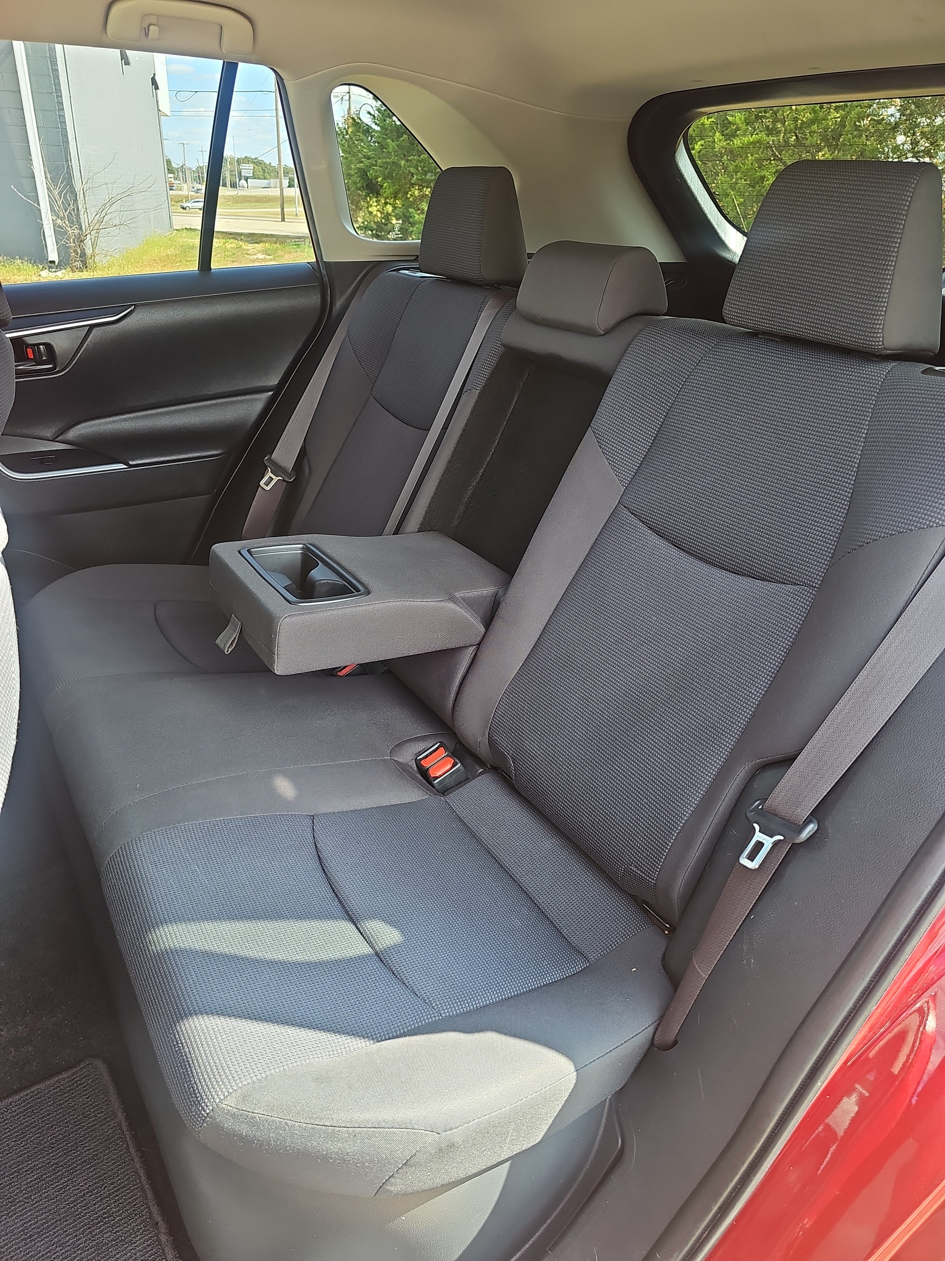 Used 2019 Toyota RAV4 LE w/ Carpet Mat Package AWD/4WD image 14