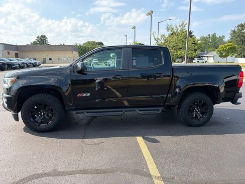 Used 2019 Chevrolet Colorado Z71 w/ Z71 Midnight Edition AWD/4WD image 9