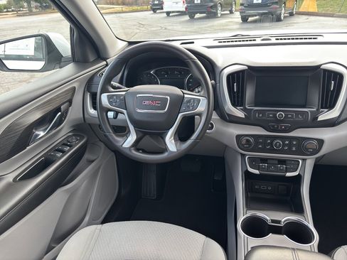Used 2023 GMC Terrain SLE w/ Driver Convenience Package image 16