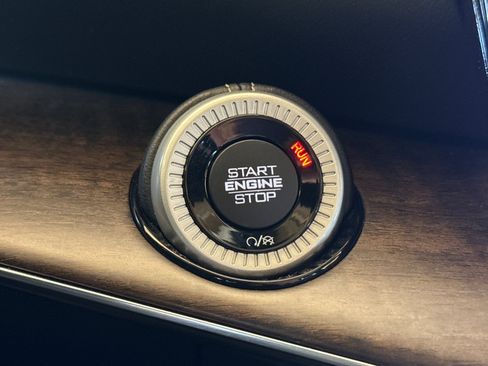 Used 2023 Jeep Grand Wagoneer Series II AWD/4WD image 30