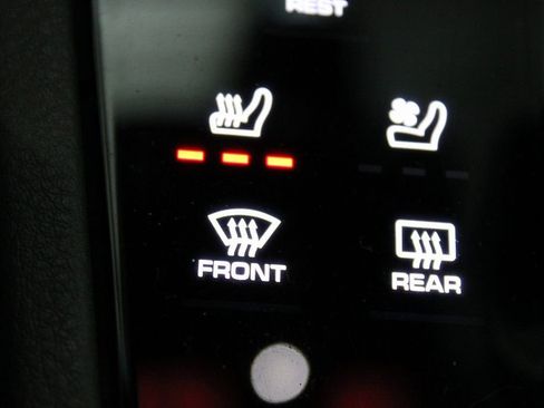 Used 2023 Porsche Cayenne S Platinum w/ Premium Package Plus image 33