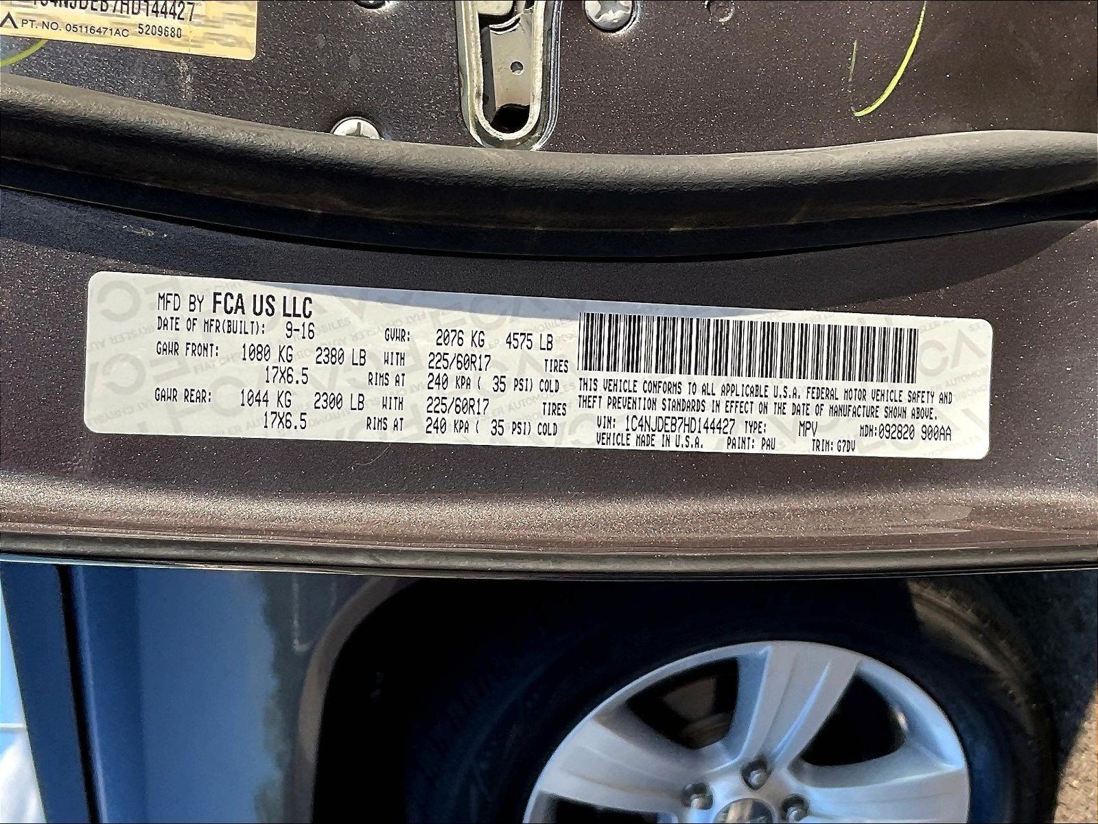 Used 2017 Jeep Compass Latitude AWD/4WD image 19