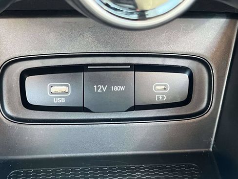 Certified 2024 Hyundai Venue SEL FWD image 25