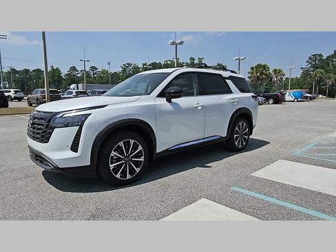 New 2026 Nissan Pathfinder Platinum FWD image 20