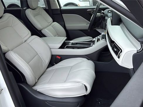 New 2026 Lincoln Aviator Reserve image 10