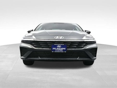 Used 2025 Hyundai Elantra Sport FWD image 31