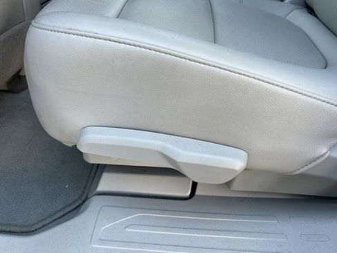 Used 2022 GMC Acadia SLT w/ Preferred Package AWD/4WD image 39