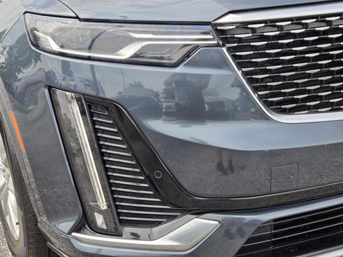 Used 2021 Cadillac XT6 Luxury FWD image 3