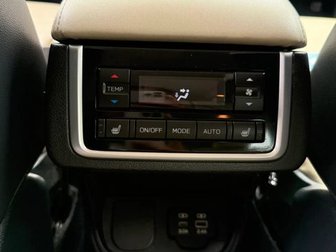 Used 2023 Subaru Ascent Limited AWD/4WD image 34