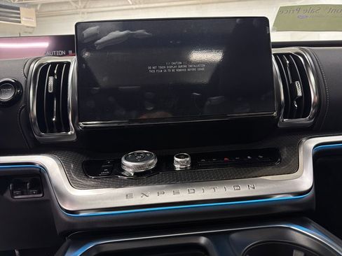 New 2026 Ford Expedition Max Platinum w/ Stealth Appearance Package image 21